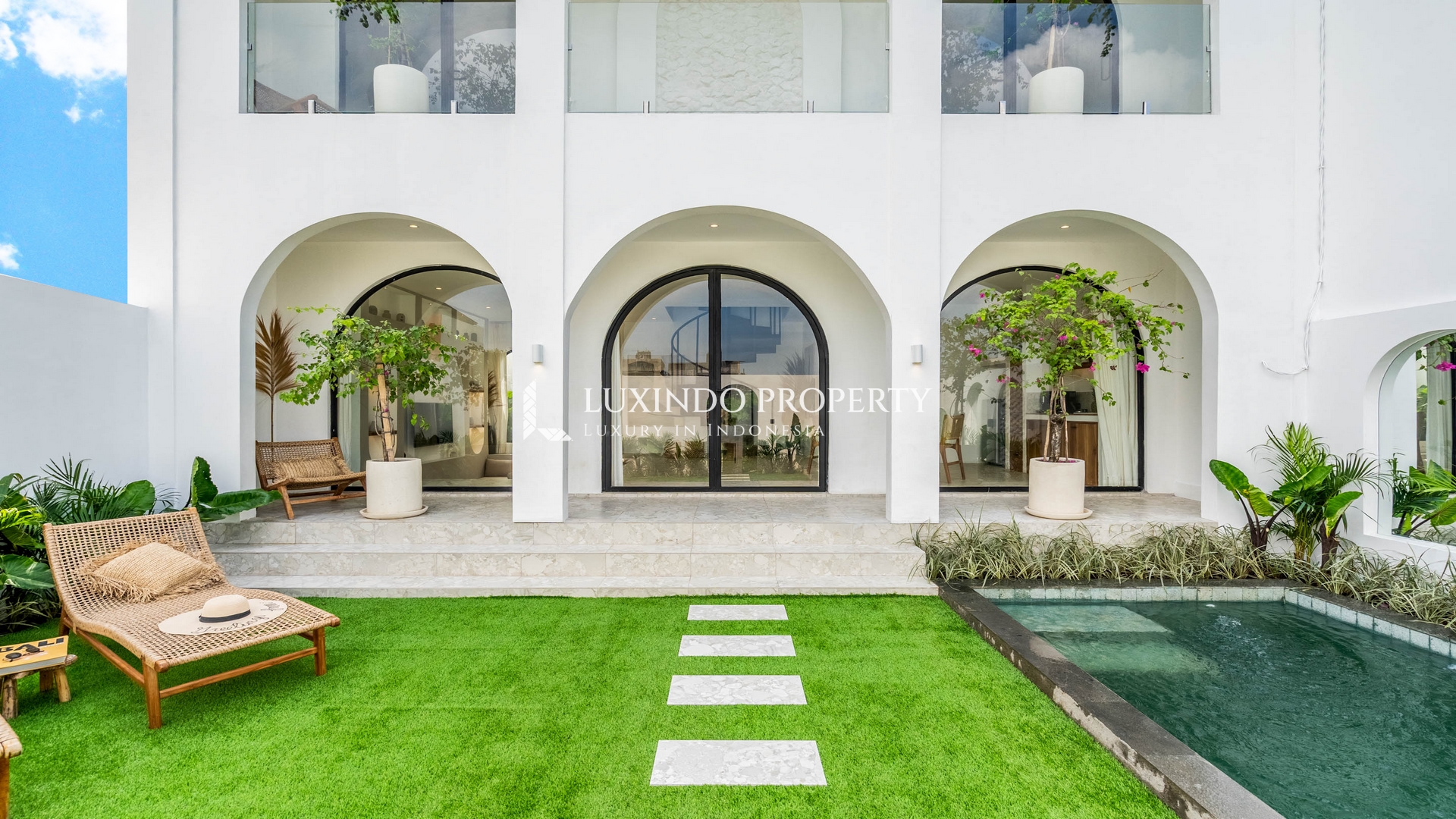 TUMBAK BAYUH - YOUR PRIVATE ESCAPE AMIDST BALI'S SCENIC RICE FIELDS (LHV944)